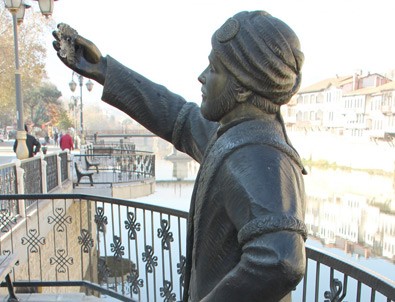 'Selfieci Şehzade'ye yine saldırdılar