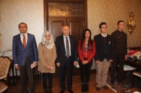 ÇOCUK HAKLARı GÜNÜ - Suriyeli Çocuklar Vali Ata'yı Ziyaret Etti