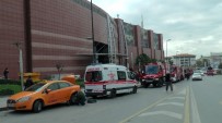 ALTUNIZADE - Üsküdar'da AVM'de Meydana Gelen Yangın Paniğe Neden Oldu