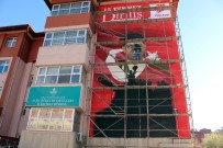 3 Katlı Binaya Şehit Ömer Halisdemir Resmi Çizildi