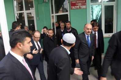 Bakan Müezzinoğlu Taziye Ziyaretinde Bulundu