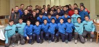 SERVET ÇETİN - Başkan Sekmen'den Genç Yıldızlara Futbol Dersi