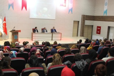 Bitlis Eren Üniversitesinde 'Hoca Ahmet Yesevi'yi Anlamak' Paneli