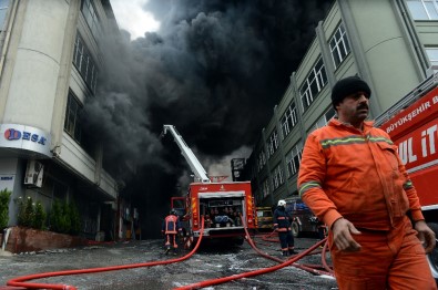 İBB Açıklaması Yangına 71 Araç Müdahale Etti