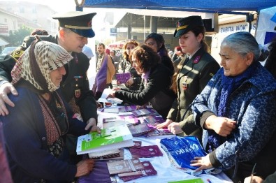 Milas'ta Jandarma Ve Kadınlar El Ele
