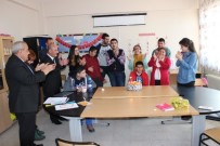 EĞITIM İŞ - Müdür Cırıt'tan Engelli Öğrenciye Yaş Günü Sürprizi