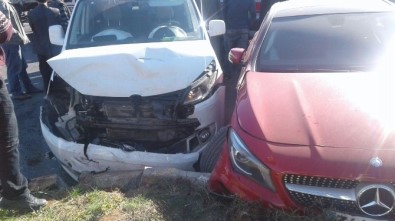 Şanlıurfa'da Trafik Kazası Açıklaması 2 Yaralı