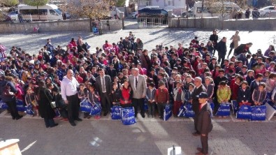 Doğanşehir'de 7 Bin 700 Öğrenciye Giysi Yardımı Yapıldı
