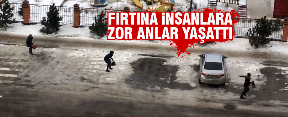 Fırtına insanları oradan oraya savurdu