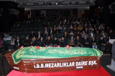 Kazada Hayatını Kaybeden Sanatçıya İzmir'de Tören