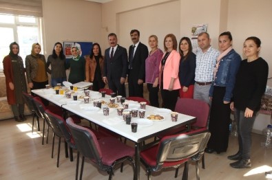 Başkan Tuna'dan Öğretmenler Günü'nde Tüm Okullara Çiçek