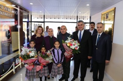 Belediye Başkanı Hasan Kara, Öğretmenlerle Bir Araya Geldi