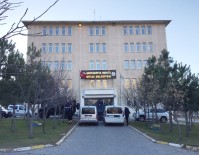 HÜSEYİN OLAN - Bitlis Belediyesi Eş Başkanları Gözaltına Alındı