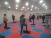 GEBZELI - Gebze'de Step-Aerobik Dersleri Devam Ediyor