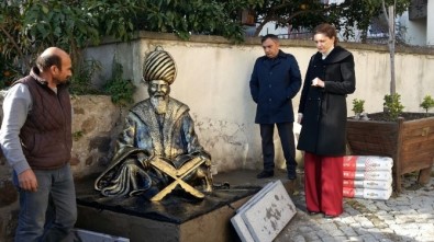 Kadılar Yokuşu'na 'Kadı Heykeli'