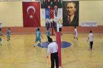 BEKIR SıTKı ERDOĞAN - Karaman'da Öğretmenler Günü Voleybol Turnuvası Sona Erdi