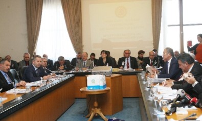 KİT Komisyonunda İpad Krizi