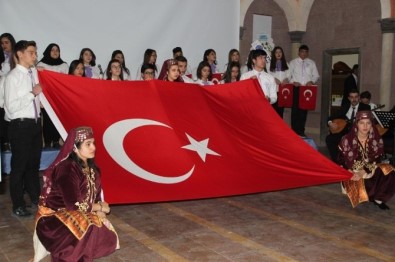 Nevşehir'de Öğretmenler Günü Kutlandı
