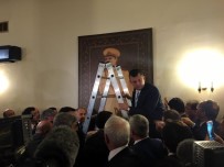 LEVENT GÖK - TBMM'de Muhalefet Kulisindeki Atatürk Resmi Yerine Asıldı