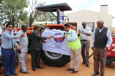 TİKA'dan Namibyalı Çiftçilere Ekipman Desteği