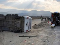 ORTAKENT YAHŞI - Futbolcuları taşıyan minibüs, otomobile çarptı: 8 yaralı