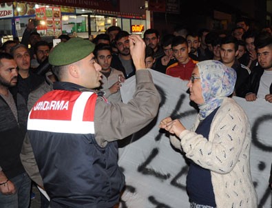 İzmir'de terörist cenazesine tepki
