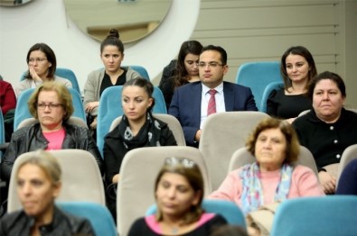 Kadına Yönelik Şiddetle Mücadele Bornova'da Tartışıldı