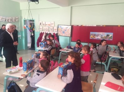 Marmarabirlik'ten 25 Bin Öğreciye Pepe'li Zeytin