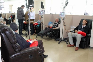 Kanser Hastaları ERÜ'de Robotik Sistemle Kemoterapi Alıyor