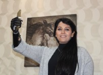 Biyonik Eliyle Hayata Üçüncü Kez Dokundu