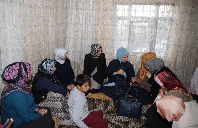 Emine Erdoğan Hayatını Kaybeden Madencilerin Aileleriyle Görüştü