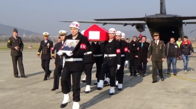 Fırat Kalkanı Harekatı'nda Şehit Düşen Uzman Çavuşun Naaşı Zonguldak'a Getirildi