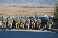 SELAMI KAPANKAYA - Kahraman Komandolara Niksar'da Davullu-Zurnalı Karşılama