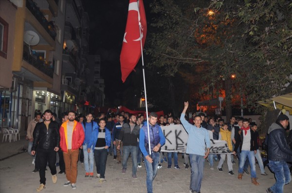 İzmir'de terörist cenazesine tepki