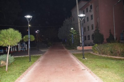 Yunusemre'de Parklar Işıl Işıl