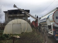 KURTKÖY - 3 Katlı Evin Çatısında Yangın