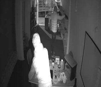 5 Bin Liralık Elektronik Cihaz Çaldılar