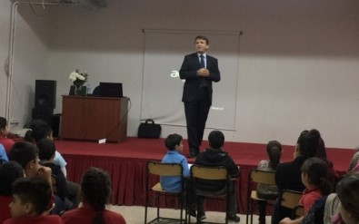 Adana'da 'Hoca Ahmet Yesevi' Konferansı Yapıldı