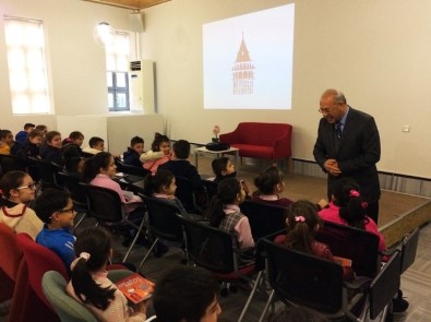 Beyoğlu'nda Çocuklar Kitap Sevgisiyle Büyüyor
