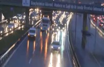 E-5'Te Tır Üst Geçide Takıldı, Trafikte Kuyruk Oluştu