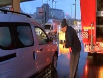 ŞIRINEVLER - E-5 trafiğini felç etti, sürücülerden sigara istedi