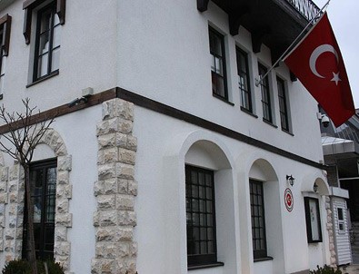 Kosova'daki Türk başkonsolosluğuna saldırı