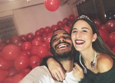 Survivor Efecan'dan Duygu Çavdar'a evlilik teklifi