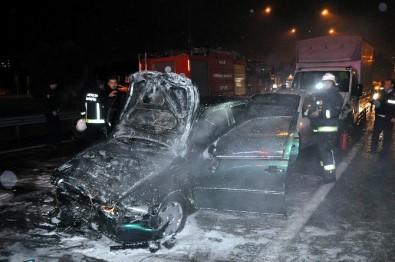 Antalya'da Zincirleme Kazada Bir Araç Alev Topuna Döndü