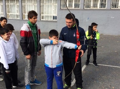 Beyoğlu'nda 12 Bin Çocuk Daha 'Ok' Atacak