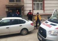 ŞEHİT YÜZBAŞI - Evine Benzin Döktü, Facia Yaşanmadan Polis Müdahale Etti