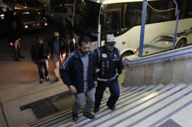 Hatay'da 'Bylock' Kullanan 26 Polis Tutuklandı