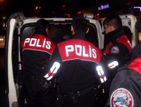 YUNUS POLİSİ - Kimlik Kontrolü Yapan Polise Kafa Attı