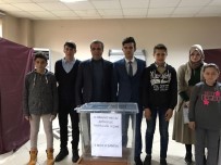 ÖĞRENCİ MECLİSİ - Meclisi Başkanına İlk Tebrik Başkan Akcan'dan