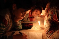 DUMLU - Mum Işığındaki Hayatlar